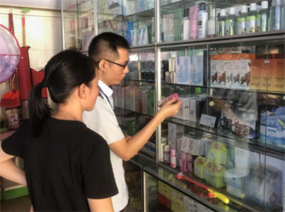 让群众“买得放心、用得安心”--江洪市场监督管理所开展化妆品…